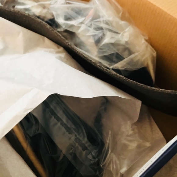 BNIBWT GAP WOMEN’S BLACK SUEDE HEELS - Picture 8 of 8